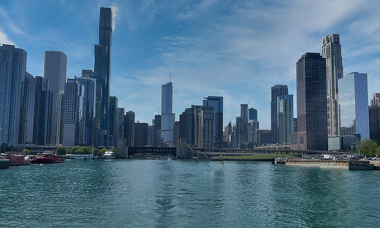Cruises on the waterways of Chicago