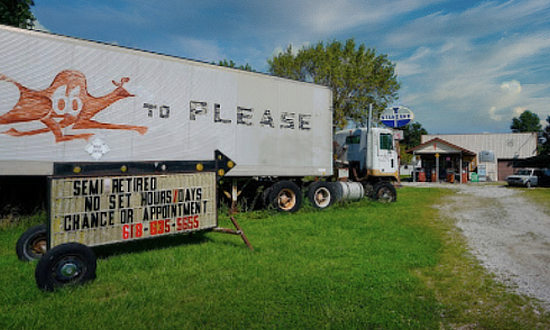 Humpin to Please trailer at Henry's Rabbit Ranch on Route 66 in Staunton, Illinois