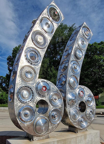 "66" Hubcap Sculpture in Springfield, Missouri