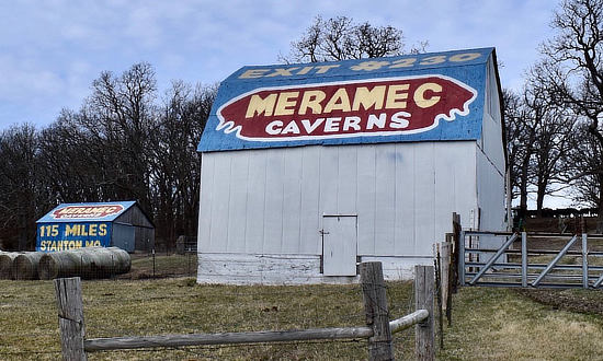 Classic barn advertising along Historic Route 66 in Missouri for Meramec Caverns
