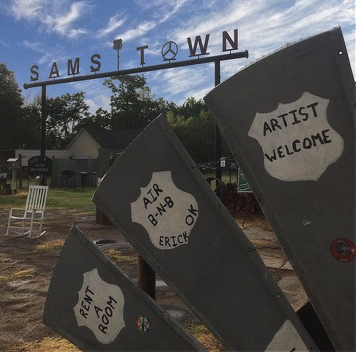 Sam's Town on Route 66 in Erick, Oklahoma ... Rent a Room, AirBnB, artists welcome!