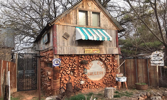 The Red Dirt Gallery at Sam's Town on Route 66 in Erick, Oklahoma