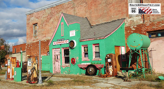 Allen's Conoco Fillin' Station, Commerce, Oklahoma