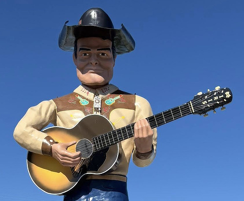 The new giant at Buck's Vintage in Tulsa, Oklahoma ... Country Bob