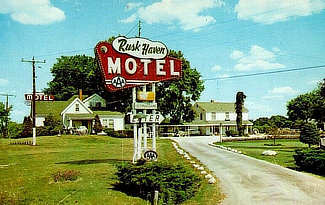 Rusk Haven Motel on Route 66, on the south edge of Bloomington, Illinois. Adjacent to the beautiful municipal golf course. 14 nicely furnished units. Recommended by Duncan Hines Rusk Haven Motel on Route 66, on the south edge of Bloomington, Illinois. Adjacent to the beautiful municipal golf course. 14 nicely furnished units. Recommended by Duncan Hines